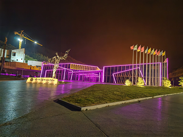 城市亮化是现代城市建设的重要组成部分，它不仅可以美化城市的夜景，还能提升城市的整体形象。随着科技的不断进步，城市亮化也得到了更多的关注和创新。本文将介绍一些关于城市亮化的创意和技术，帮助读者了解日喀则城市亮化的重要性以及如何进行日喀则城市亮化的规划和实施。